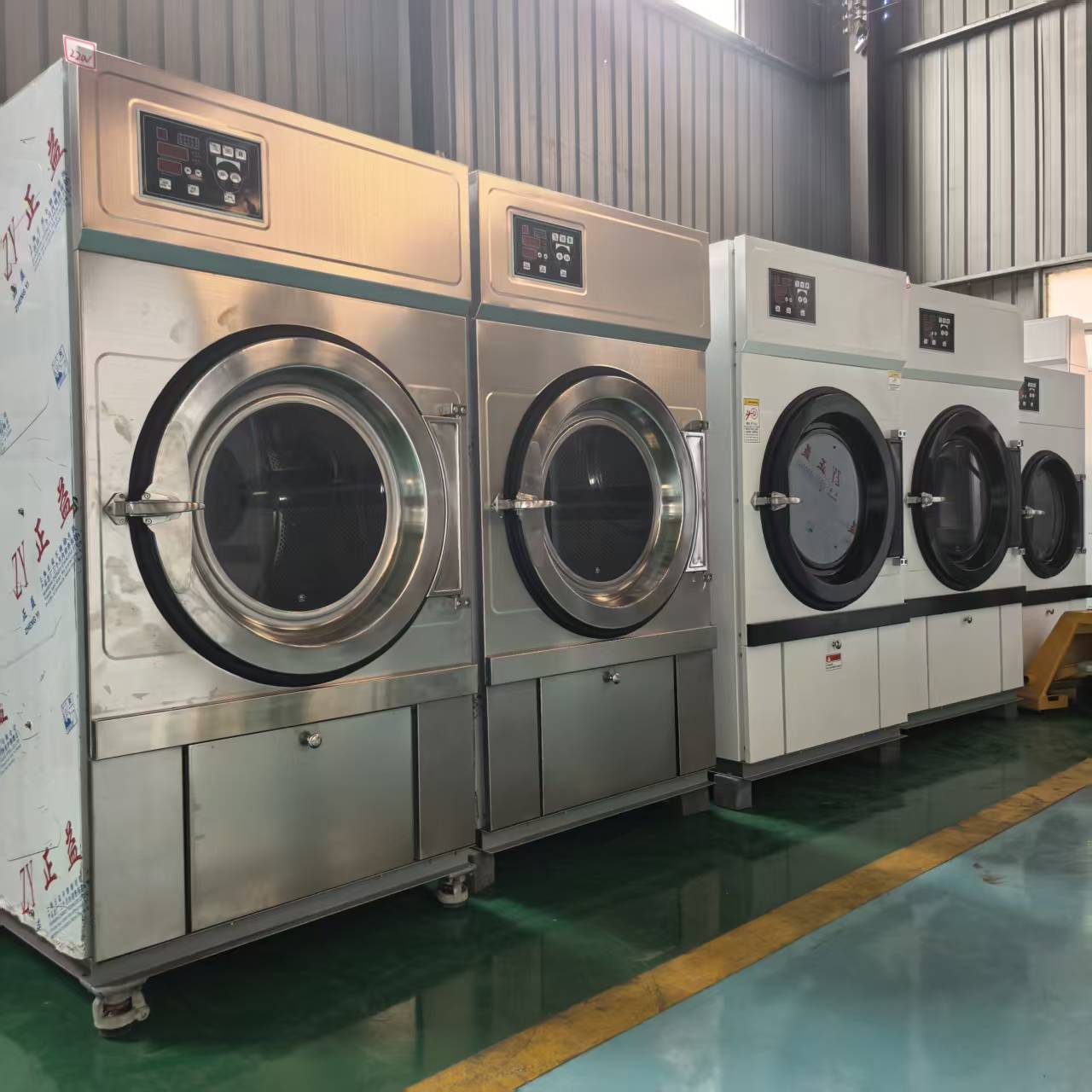大型業務用洗濯脱水機の選び方―容量・価格・省エネ・ランドリールーム設備構成ガイド